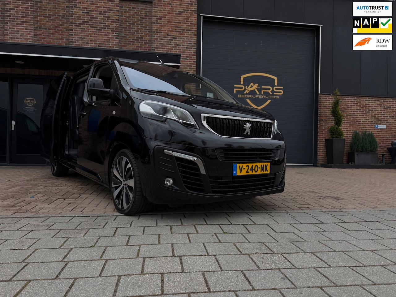 Peugeot Expert - 231L 2.0 BlueHDI 177PK Automaat 180 LANG DC Premium Pack Dubbele Cabine Dubbele Airco keyl - AutoWereld.nl