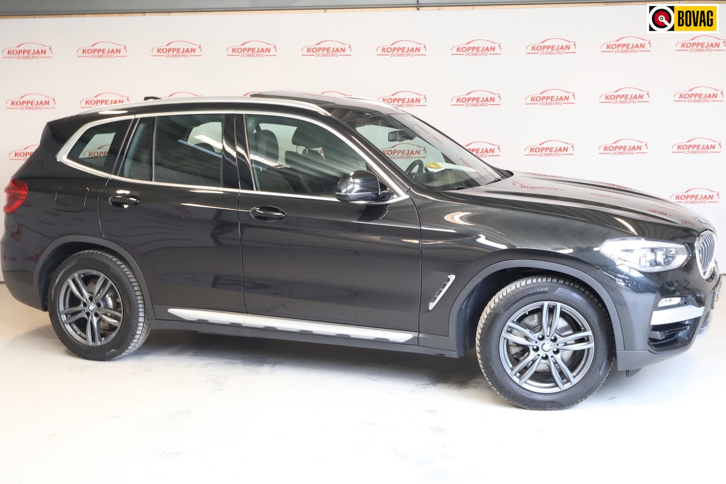 BMW X3 - XDrive20i High Executive NL auto, Pano, Trekhaak, stoelverw, LED, EL koffer - AutoWereld.nl
