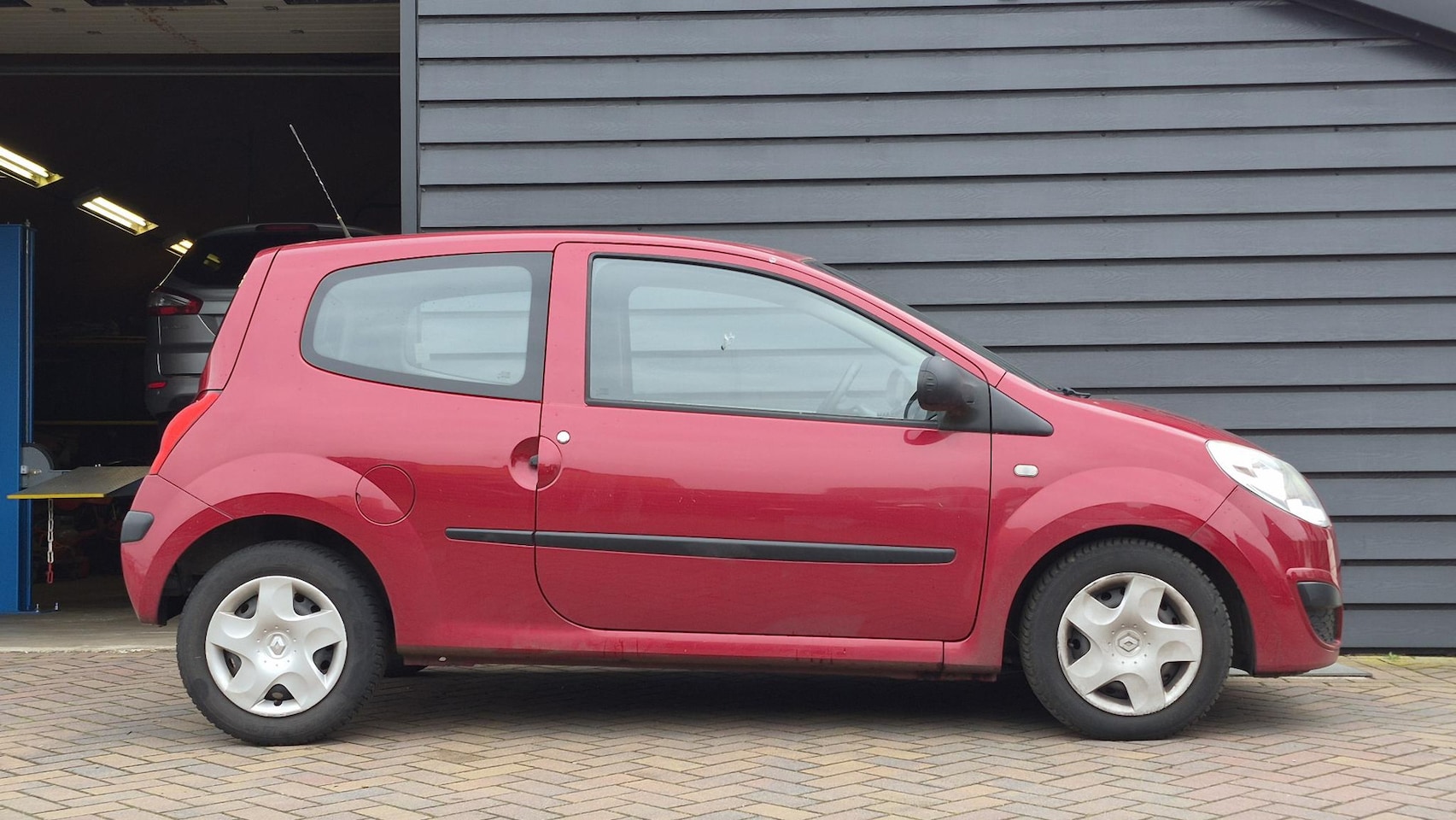 Renault Twingo - 1.2 Authentique APK 01-2027 I Distributie´22 vervangen I Airco I NL Auto