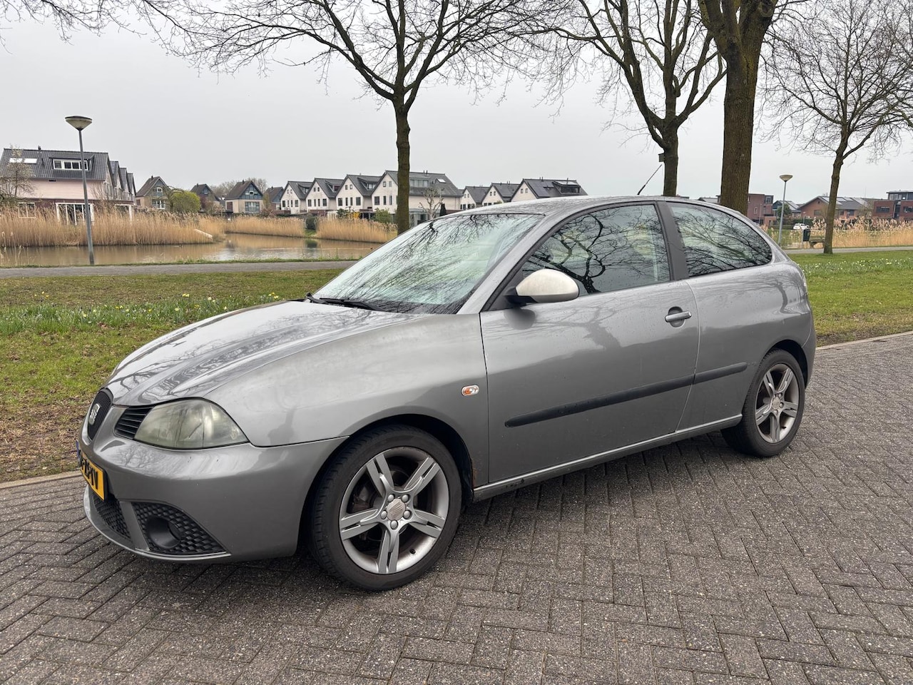 SEAT Ibiza - 1.6-16V Sportstyle 1.6-16V Sportstyle - AutoWereld.nl