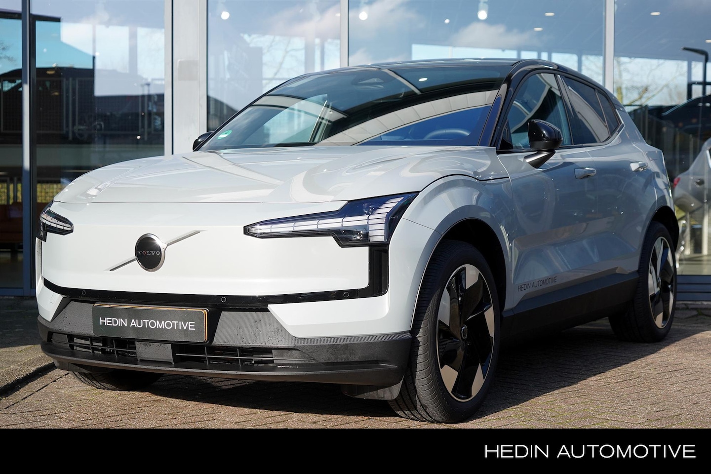 Volvo EX30 - Single Motor Extended Range Plus 69 kWh | Automaat | Adaptive Cruise Control | Harman/ Kar - AutoWereld.nl