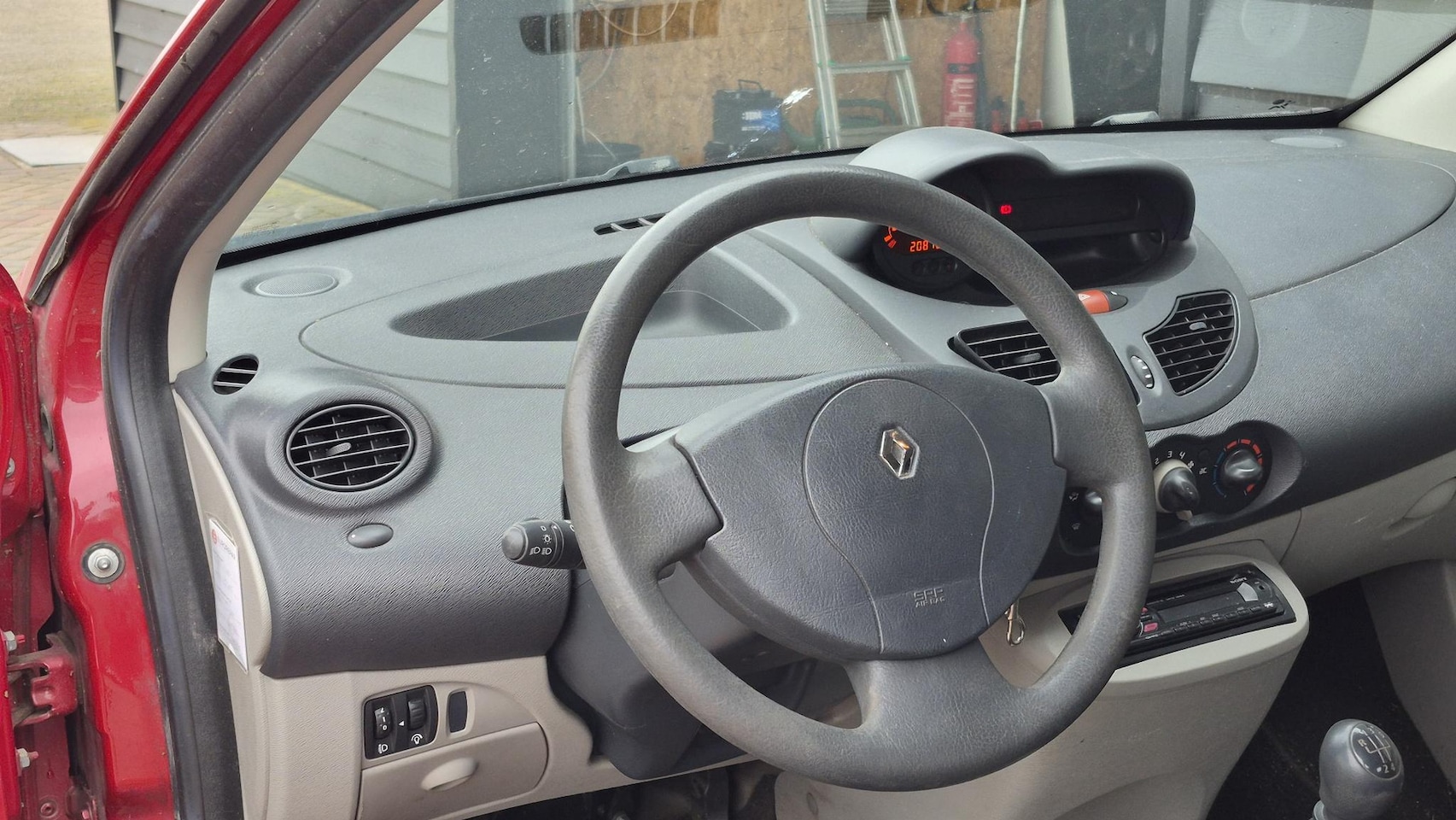 Renault Twingo - 1.2 Authentique APK 01-2027 I Distributie´22 vervangen I Airco I NL Auto