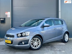 Chevrolet Aveo - 1.6 SPORT 116PK AIRCO CRUISE BLUETOOTH SCHUIFDAK PDC STOELVERWAMING LM VELGEN LICHT/REGEN