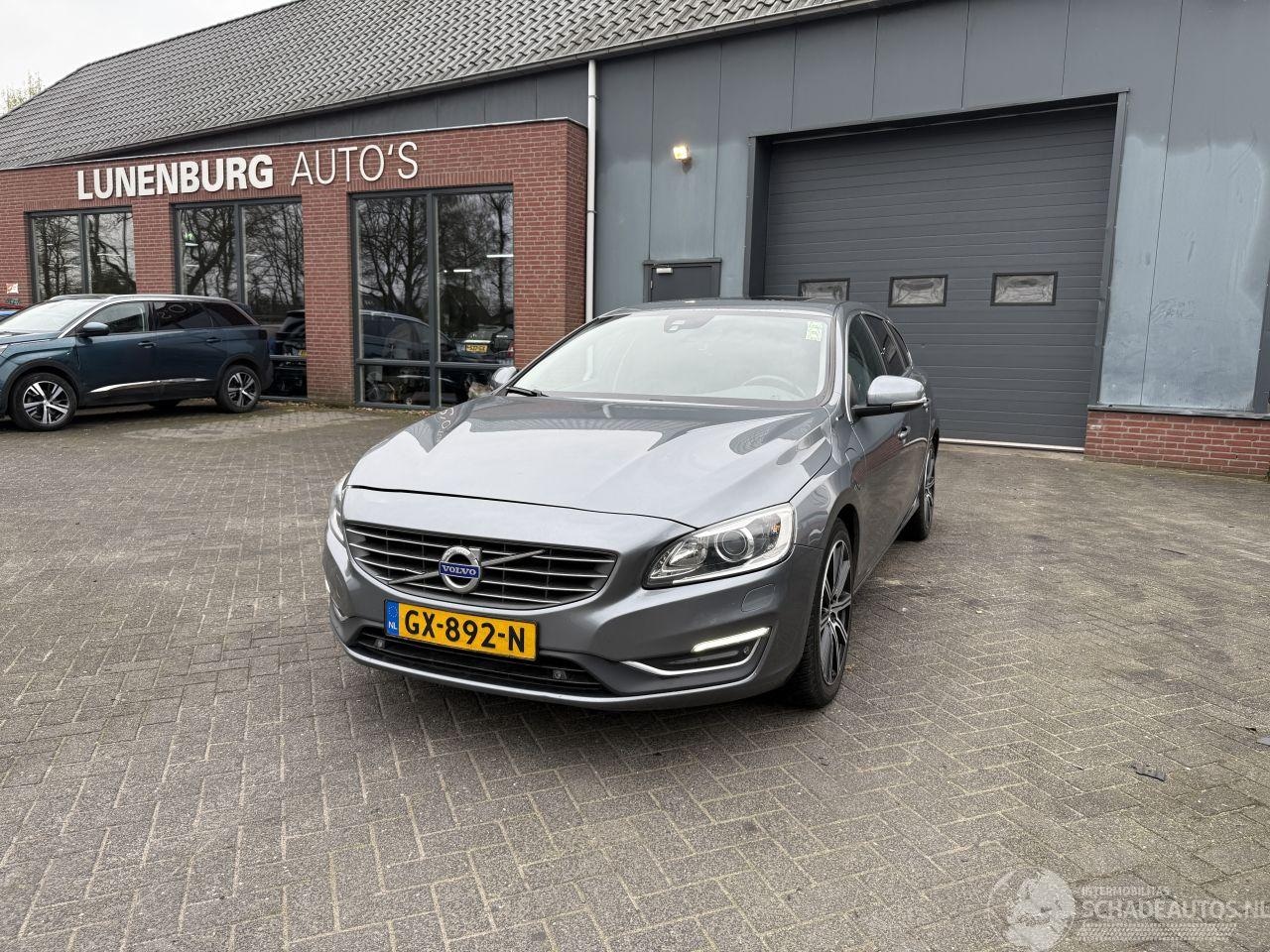 Volvo V60 - V-60 2.4 D6 Twin Engine R-Design - AutoWereld.nl