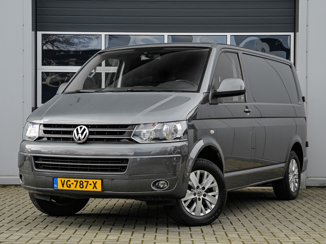 Volkswagen Transporter - 2.0 TDI L1H1 DC Comfortline | 1ste eig. | Automaat | Navi | Cruise control | Trekhaak | PD - AutoWereld.nl