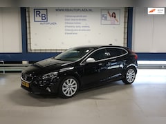 Volvo V40 - 2.0 D2 R-Design Business NAP/ TREKHAAK/ FULL HISTORIE