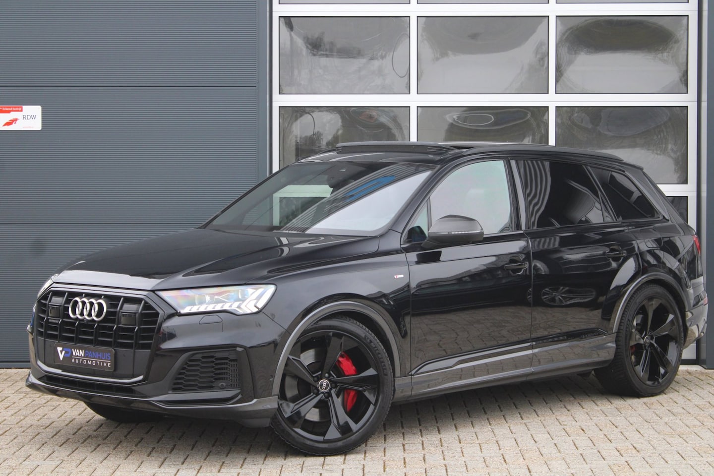 Audi Q7 - 60 TFSIe 462pk Quattro Competition S-Line | Pano | RS Seats | HUD | ACC | Elek. Trekhaak - AutoWereld.nl