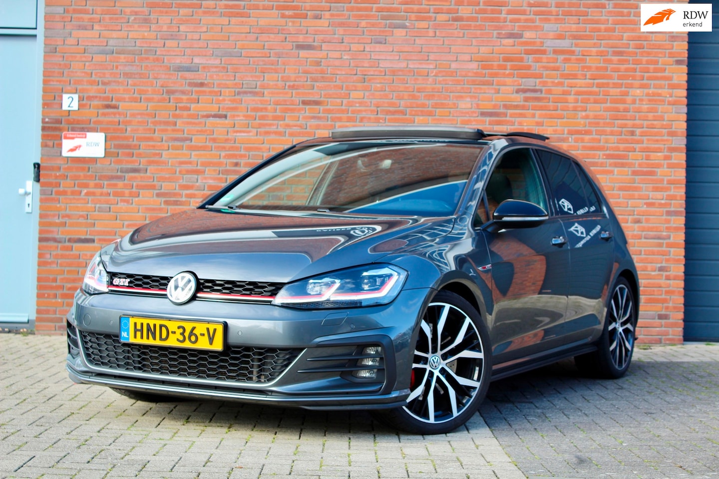 Volkswagen Golf - 2.0 TSI GTI Performance | PANO VIRTUAL DCC - AutoWereld.nl