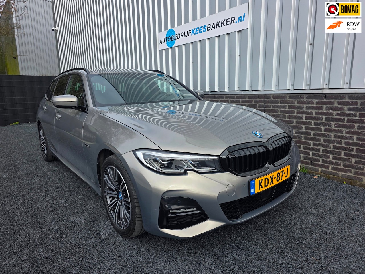 BMW 3-serie Touring - 320e M Sport M Sport Pano|Stoel/stuur verwarming|Laser|High Executive - AutoWereld.nl