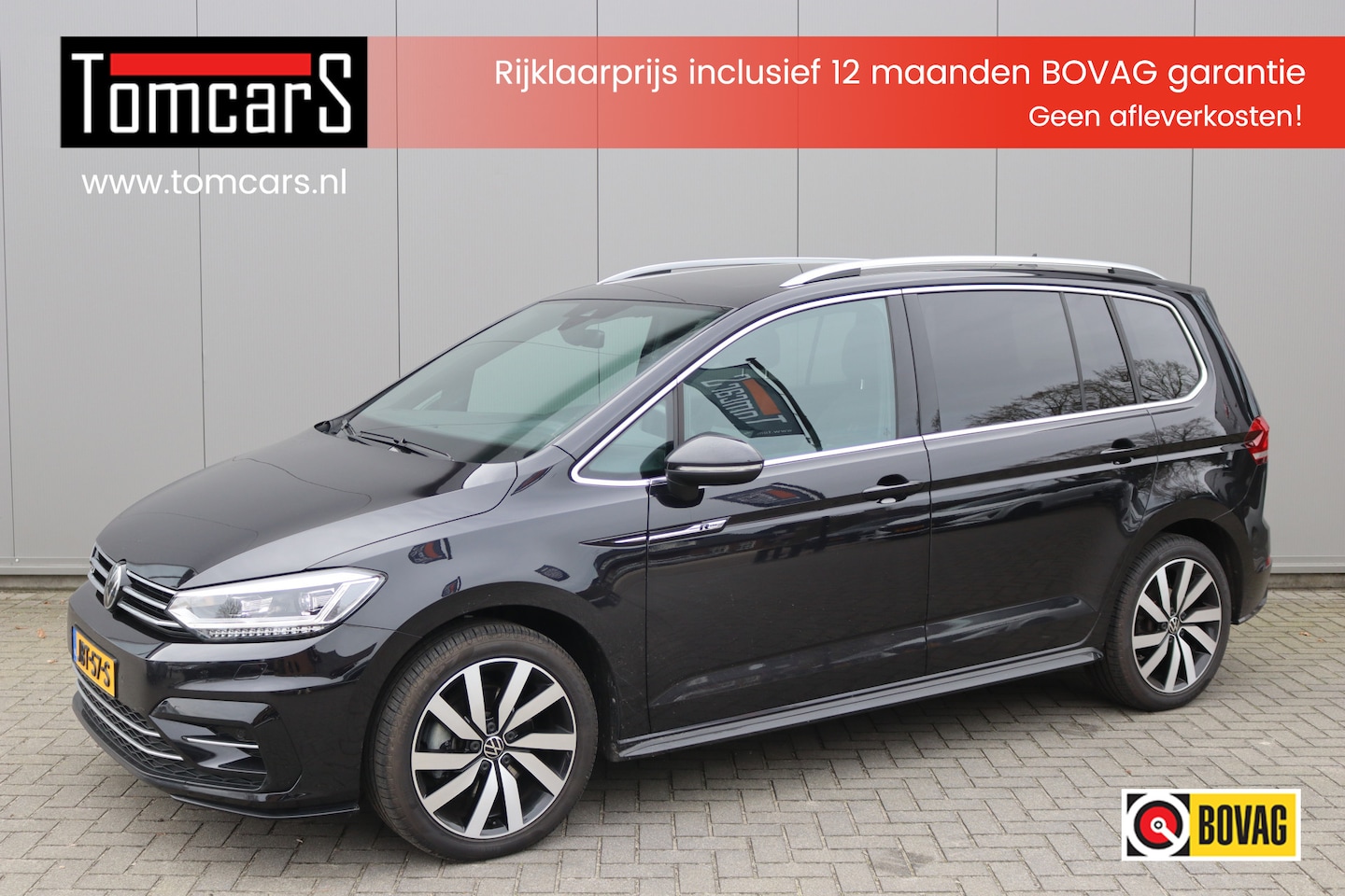 Volkswagen Touran - 1.5 TSI 150PK Automaat R-Line 7pers./Pano-dak/Navigatie/Camera/Elektr.-klep/Stoelverwarmin - AutoWereld.nl