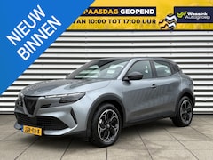 Alfa Romeo Junior - Elettrica 54 kWh Navigatie | LED | lichtmetalen Velgen | Climate Control