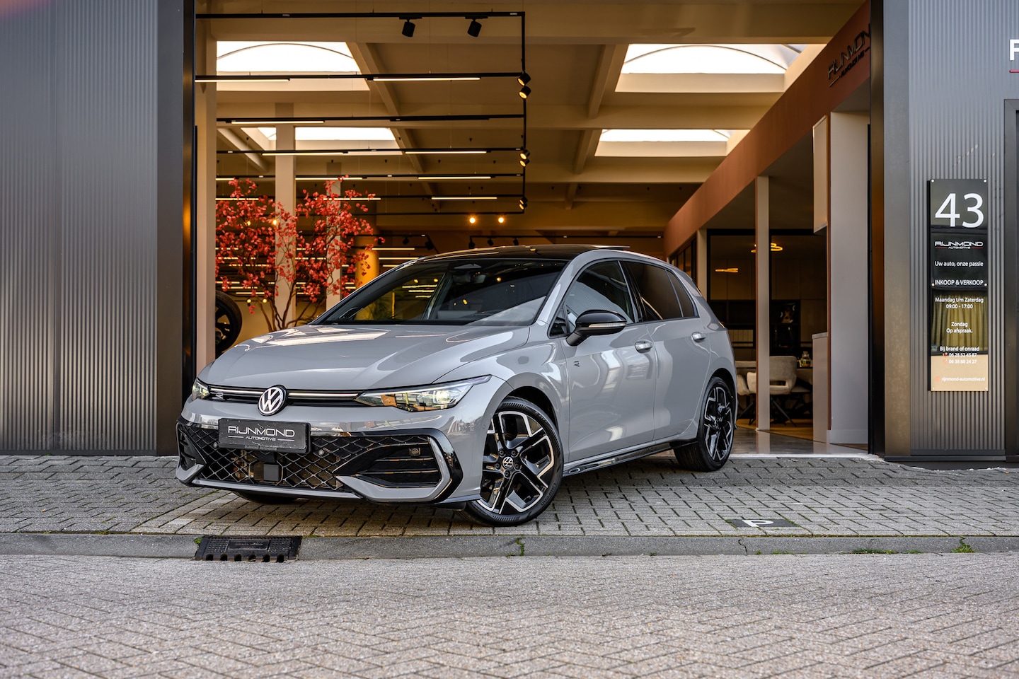Volkswagen Golf - 1.5 eTSI R-Line Edition|Pano|Hud|Harmankardon|Trekhaak|Camera|Acc| - AutoWereld.nl
