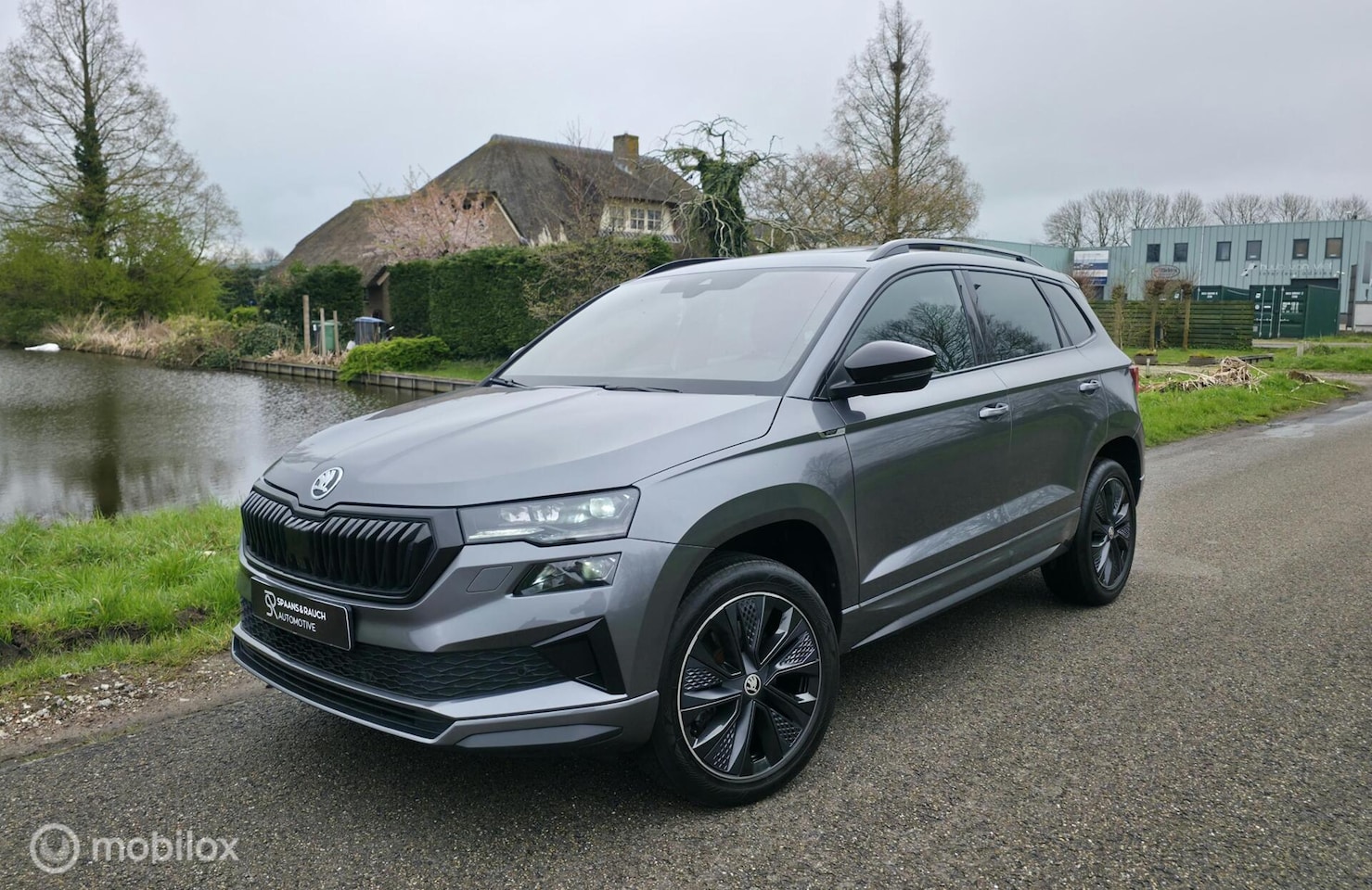 Skoda Karoq - 1.5 TSI ACT Sportline / Pano / Alcantara / Navi - AutoWereld.nl