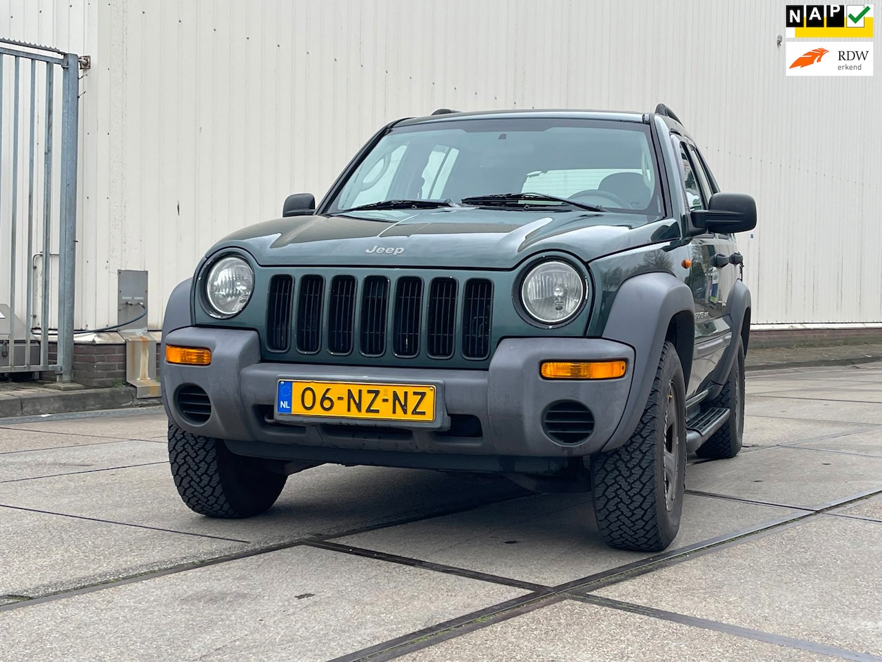 Jeep Cherokee - 2.4i Sport Plus 4x4 Airco/Cruise Trkhaak - AutoWereld.nl