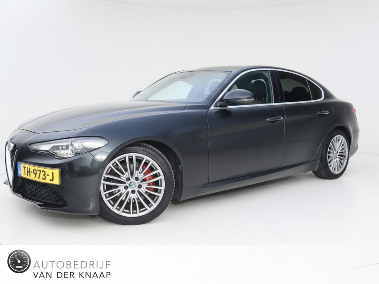 Alfa Romeo Giulia - 2.0T Super | 310pk | 1e eigenaar | Clima | Cruise | Multimedia/Navi | Leder | Stoel/-Stuur - AutoWereld.nl