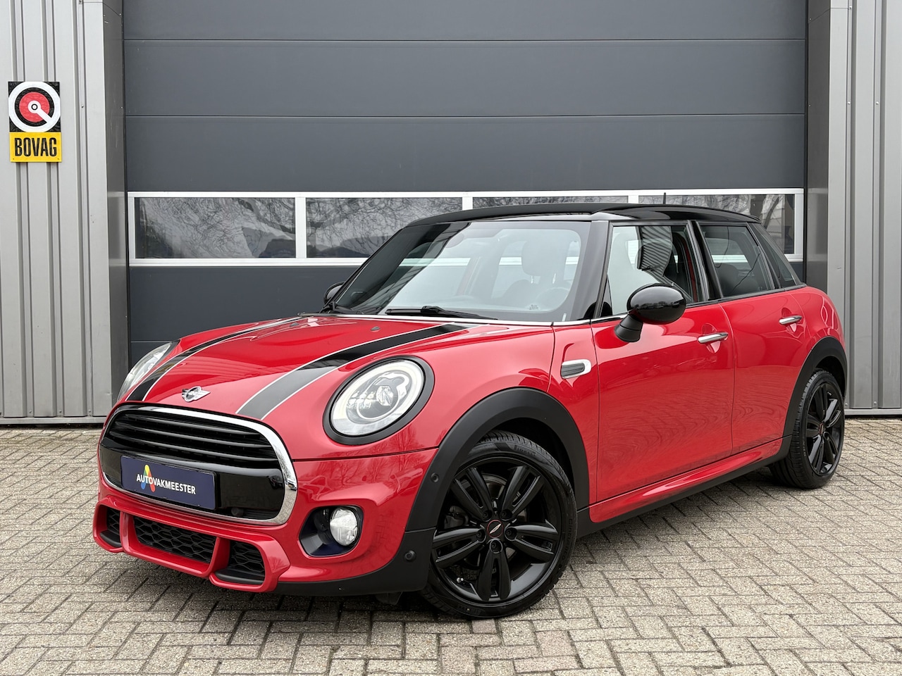 MINI John Cooper Works - Mini 1.5 Cooper Chili | JCW | Groot Navi | Harman/Kardon | Leder | LED | Cruise & Climate - AutoWereld.nl