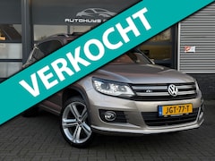 Volkswagen Tiguan - 2.0 TSI 4Motion R-Line Pano Trekhaak Camera PDC Navi Lane Assist