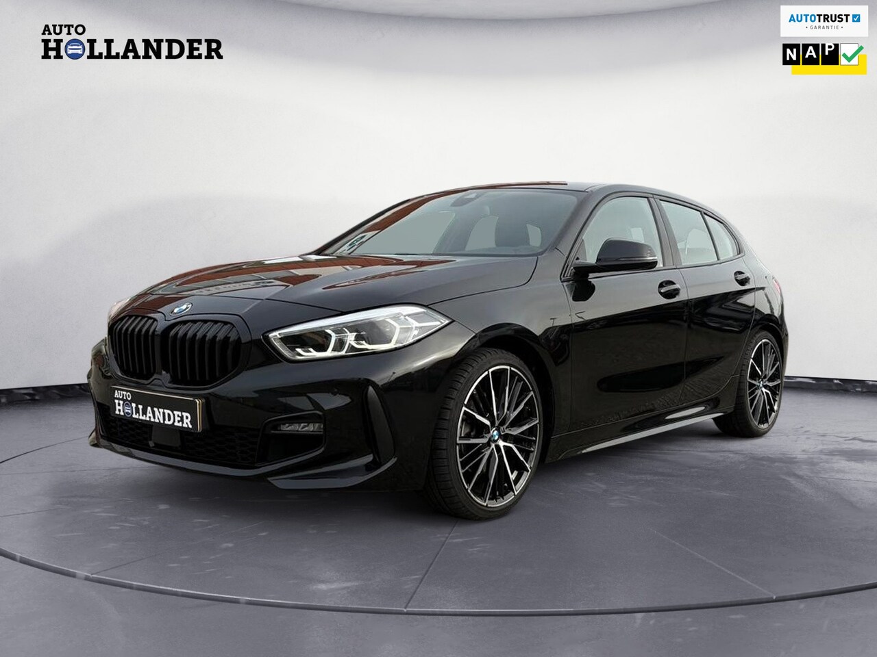 BMW 1-serie - 118i .M sport/leder/full led/shadow line/19inch/carplay - AutoWereld.nl