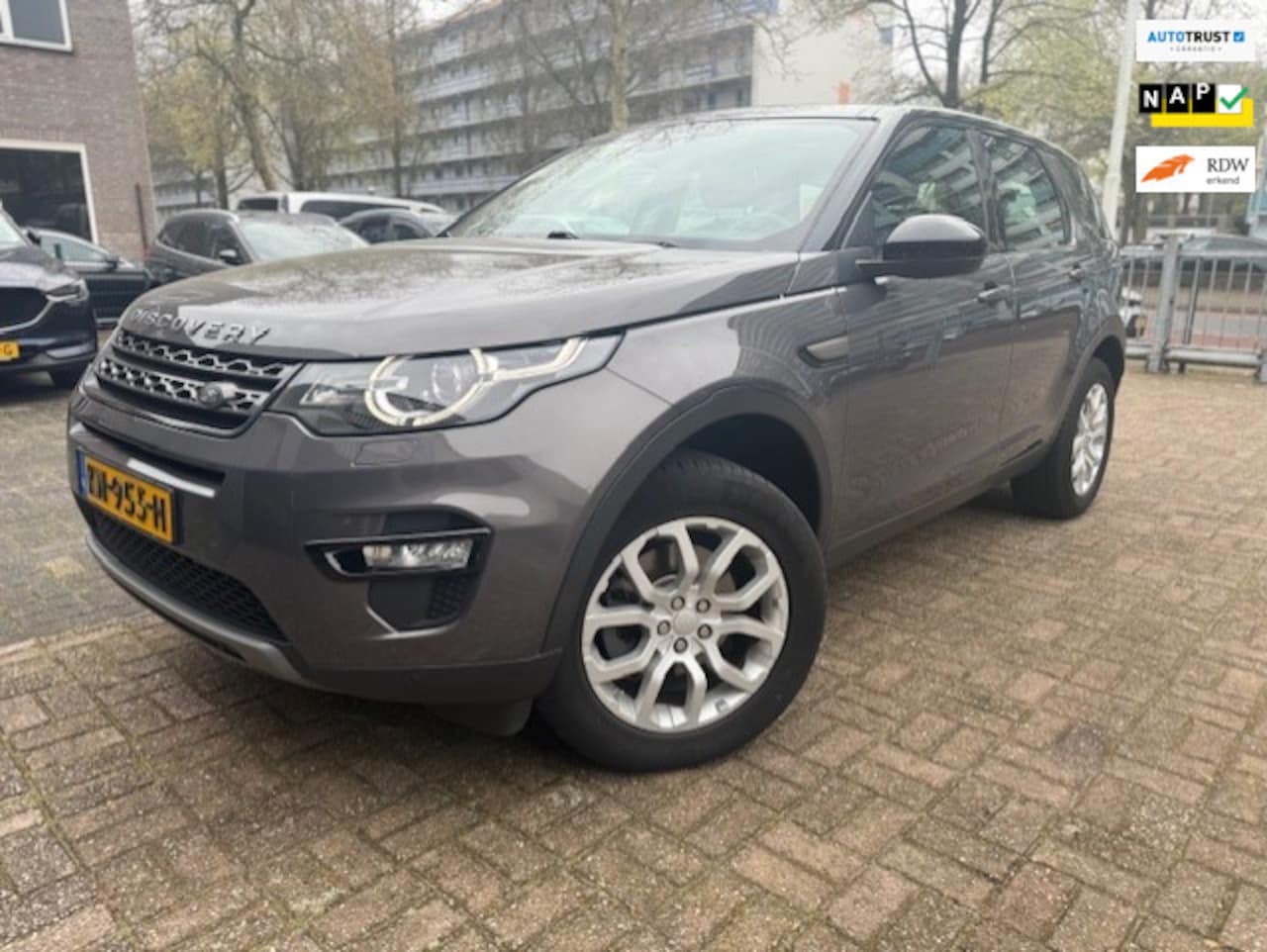 Land Rover Discovery Sport - 2.0 eD4 E-Capability Urban Series SE Pano/Trekh - AutoWereld.nl