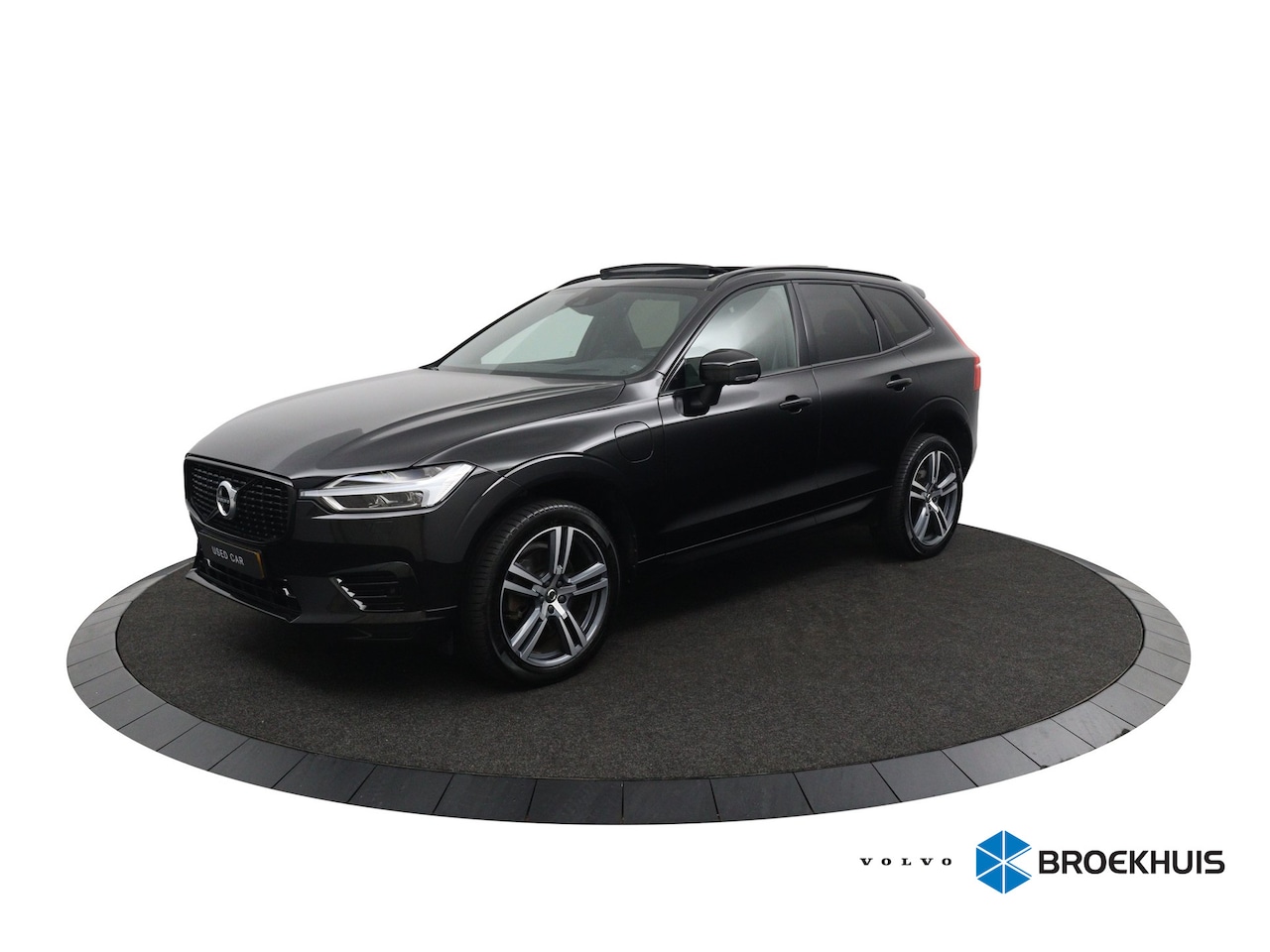 Volvo XC60 - Recharge T8 AWD R-Design | Panoramadak | Head-up Display | Luchtvering | Trekhaak | Massag - AutoWereld.nl