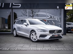 Volvo V60 - 2.0 B3 Momentum Business|Trekh|LED|Adaptive Cruise|Digital Dash|Apple Carplay|