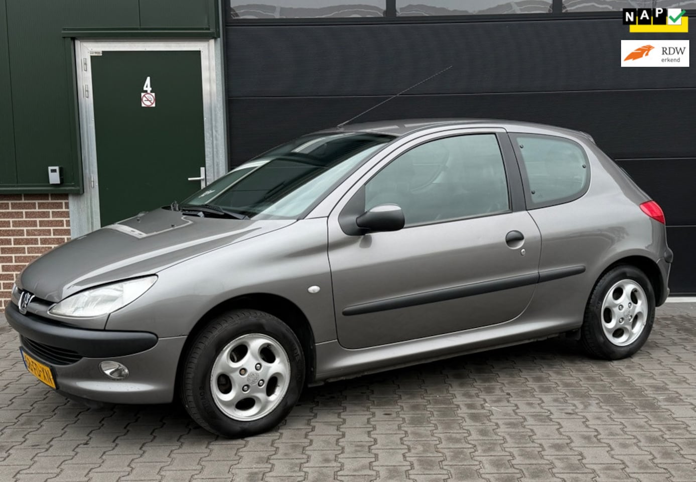Peugeot 206 - 1.4 XT/Airco/E.ramen/Netjes - AutoWereld.nl