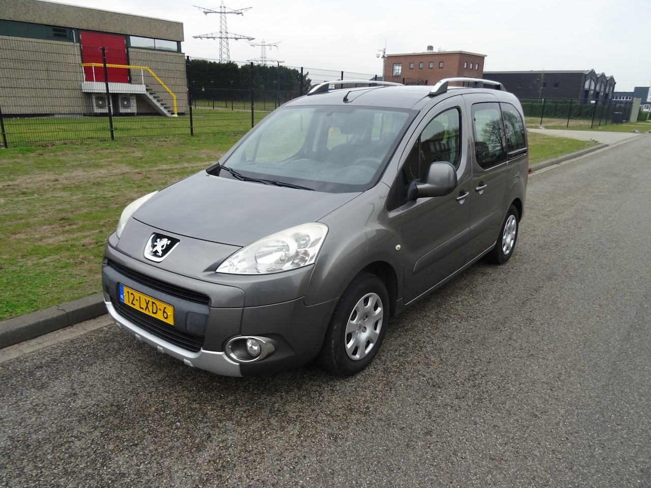 Peugeot Partner Tepee - 1.6 VTi XT Style 1.6 VTi XT Style - AutoWereld.nl