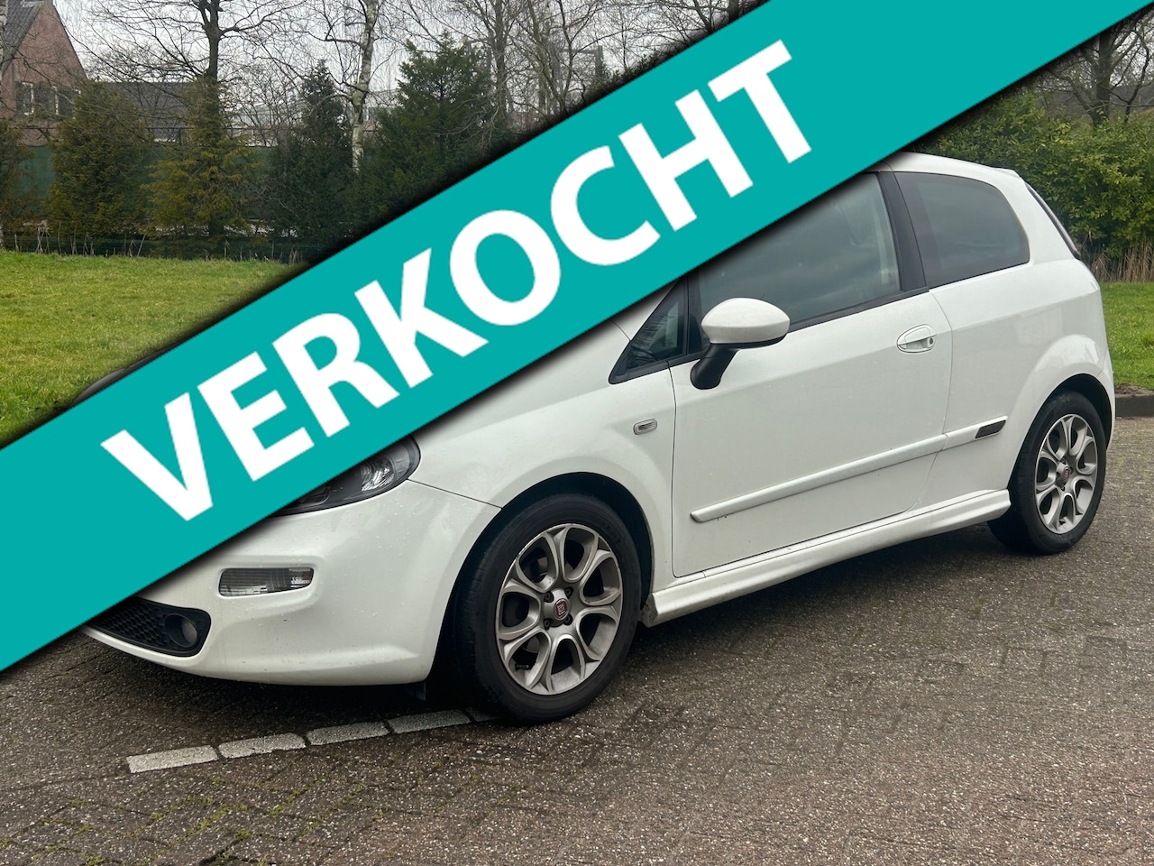 Fiat Punto Evo - 0.9 TwinAir Lounge 2014 6-bak! Clima! Cruise control! PDC! Zuinig! - AutoWereld.nl
