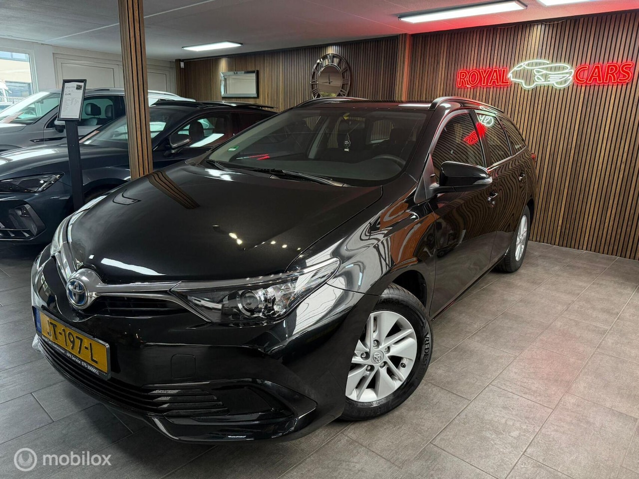 Toyota Auris - 1.8 Hybrid Now / Cruise Control / NL Auto - AutoWereld.nl
