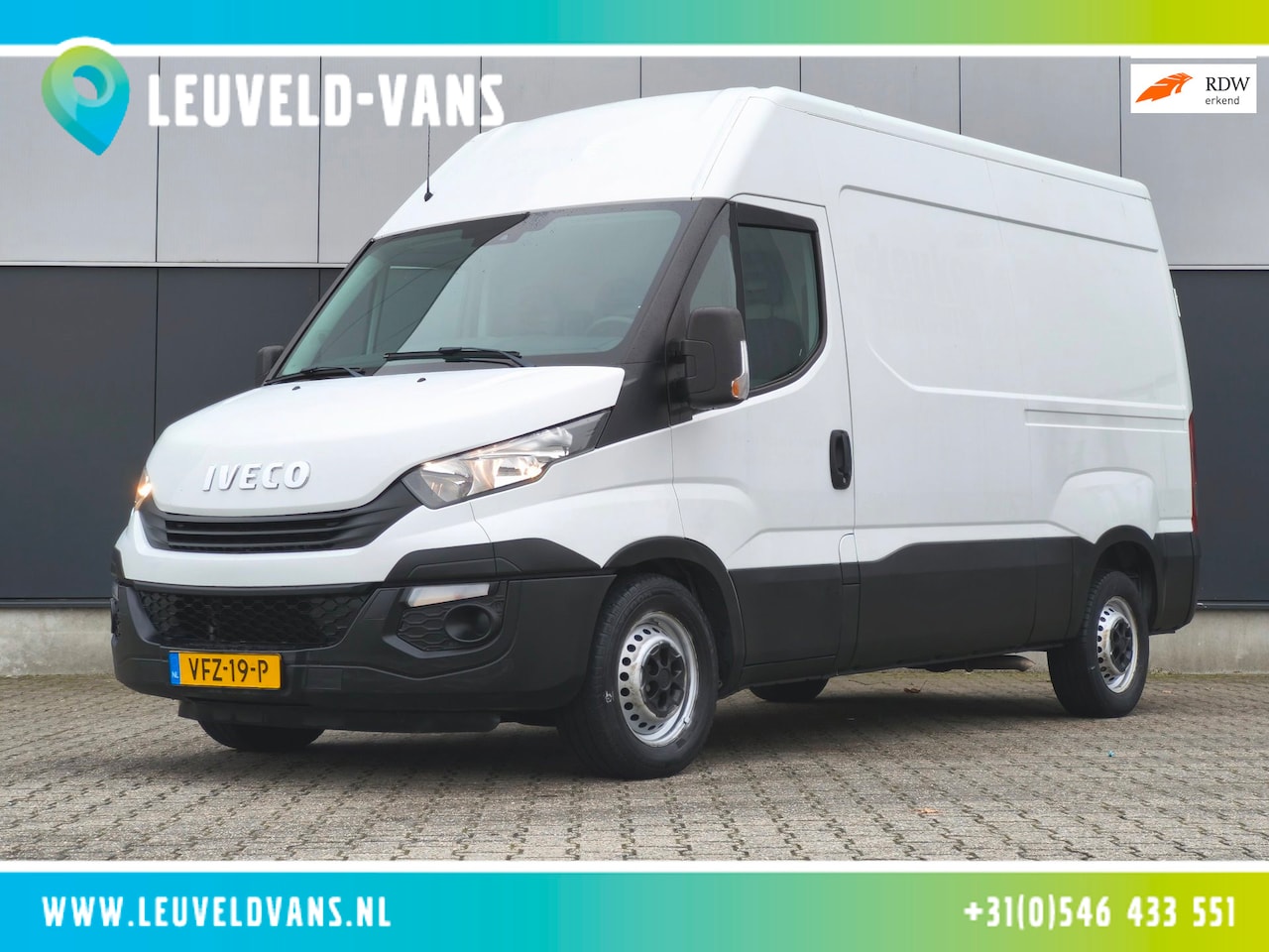 Iveco Daily - 35S14V 2.3 L2H2 CRUISE CLIMATE 3500KG TREKHAAK - AutoWereld.nl