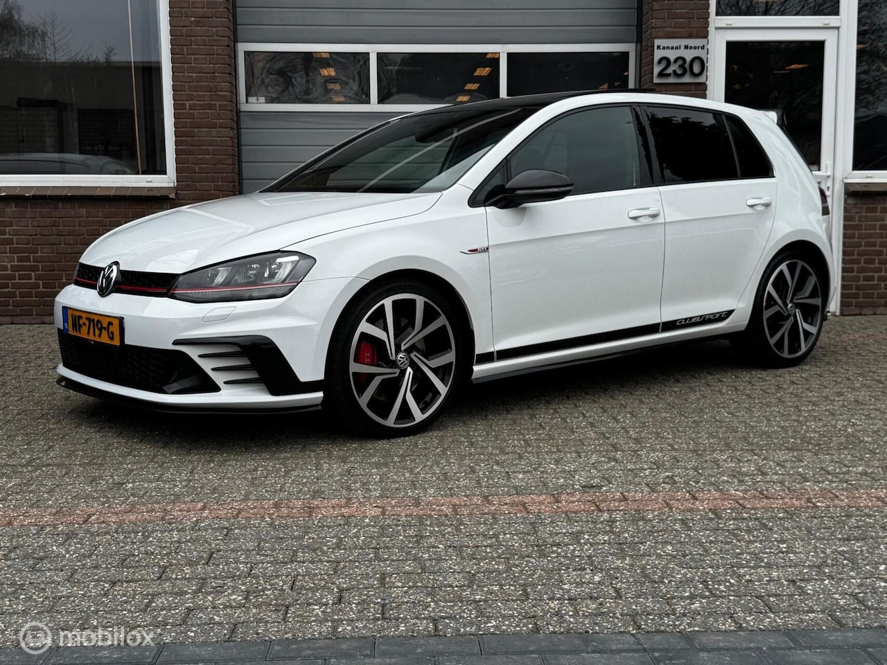 Volkswagen Golf - 2.0 TSI GTI Clubsport PANO/NAVI/XENON/LED - AutoWereld.nl