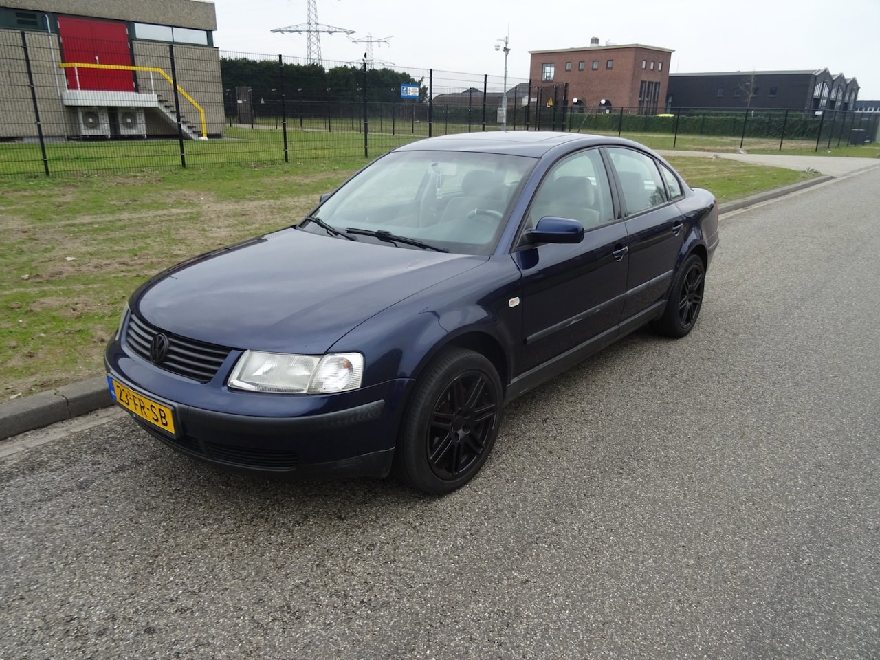 Volkswagen Passat - 1.8-5V Turbo Comfortline 1.8-5V Turbo Comfortline - AutoWereld.nl