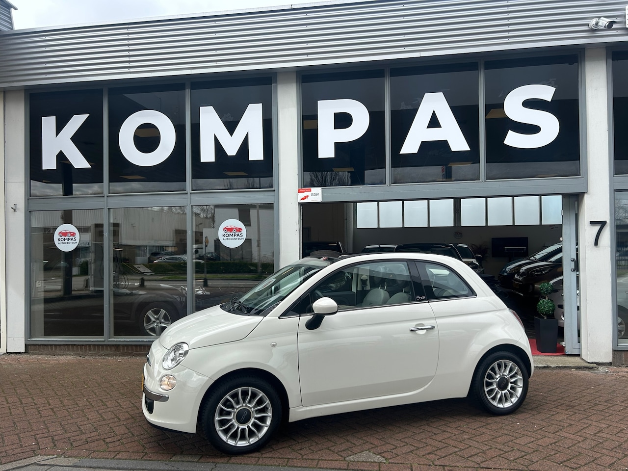Fiat 500 C - 0.9 TwinAir Lounge |CABRIO|APK2027|AIRCO|1EIG|LM.VELGEN|USB|MULTIF.STUUR - AutoWereld.nl