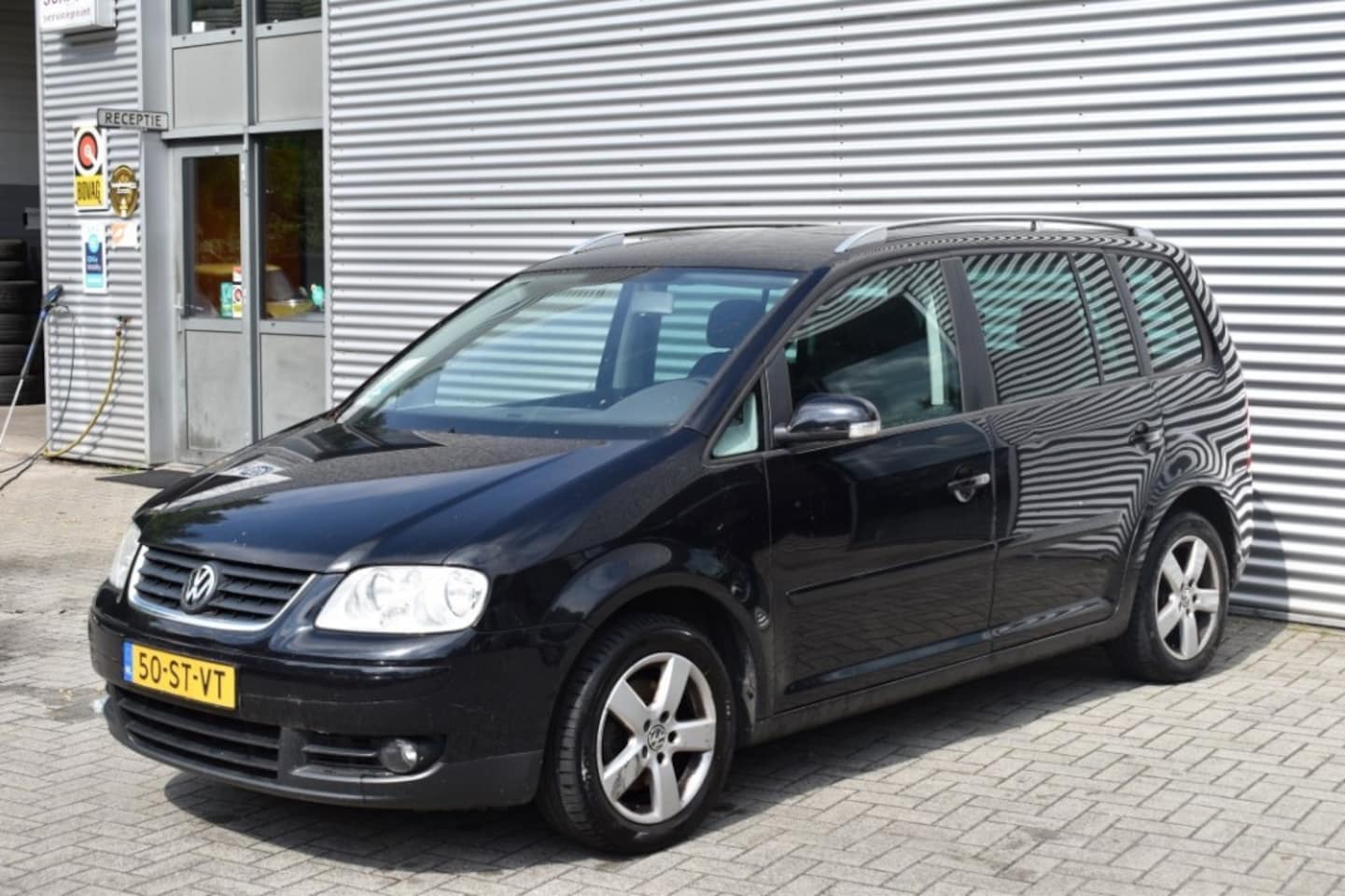 Volkswagen Touran - 1.6-16V FSI OPTIVE I / MEENEEM/EXPORT PRIJS / KOPPELING DEFECT !! - AutoWereld.nl