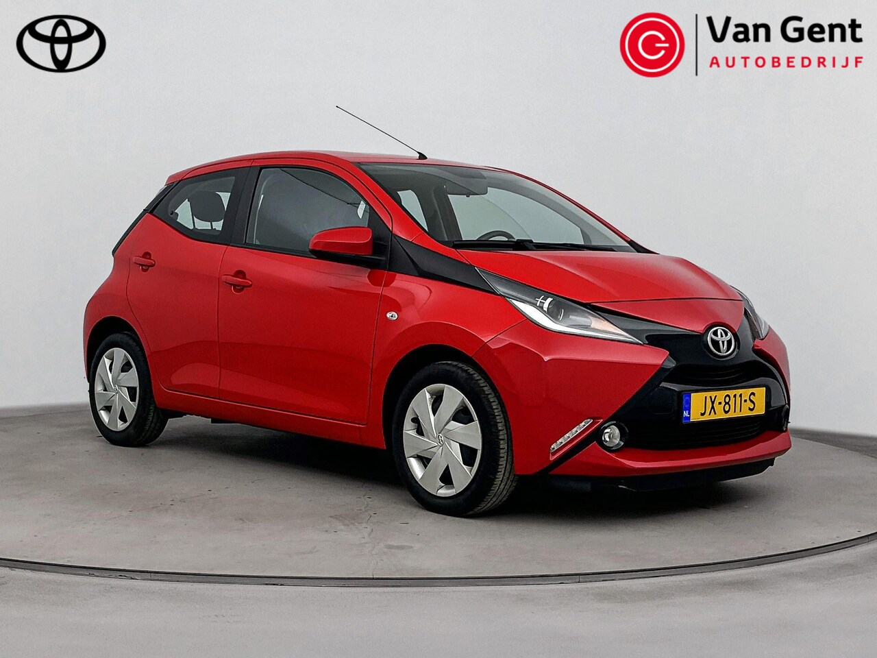 Toyota Aygo - 1.0 VVT-i x-play | Automaat | Airco | Cruise Control | Camera | Bluetooth - AutoWereld.nl