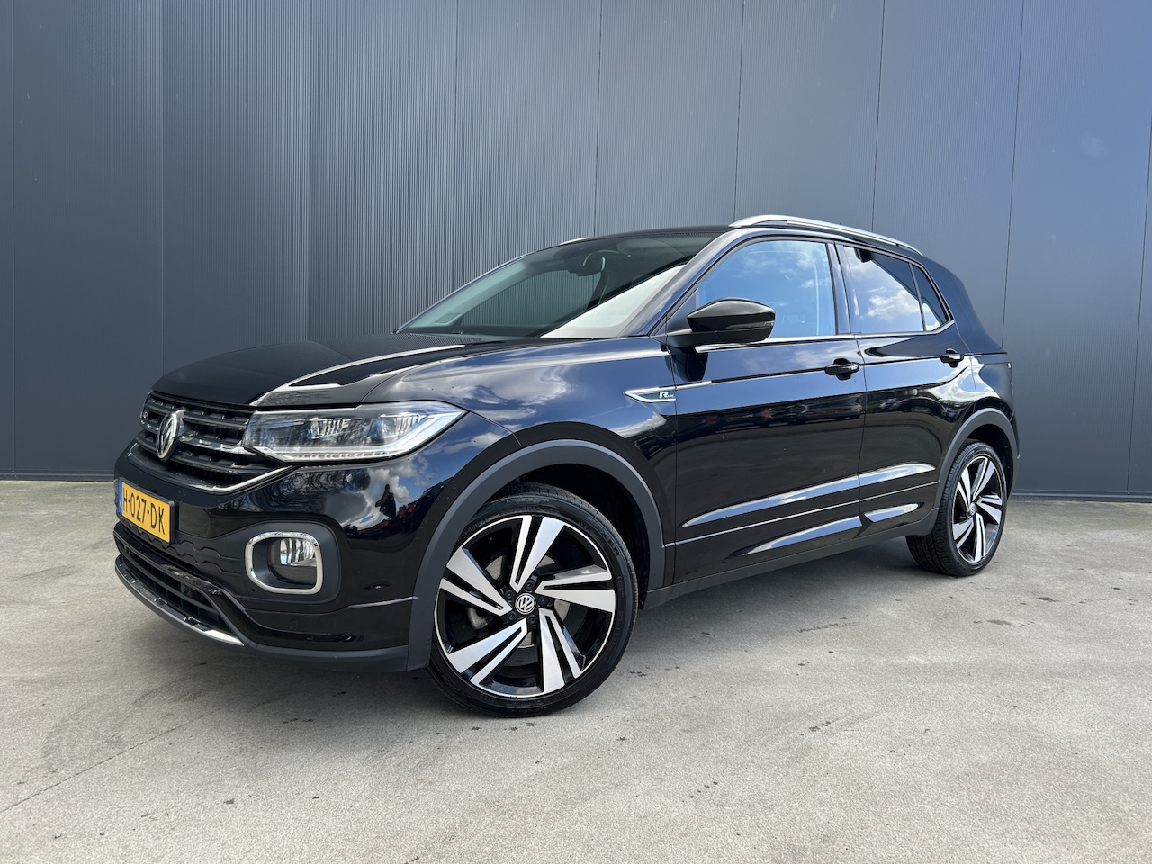 Volkswagen T-Cross - 1.0 TSI R LINE 1e EIGENAAR ADAPT CRUISE TREKHAAK CAMERA LED NAVI ECC HIGHLINE - AutoWereld.nl