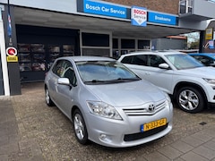 Toyota Auris - 1.6 DYNAMIC