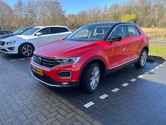 Volkswagen T-Roc - 1.5 TSI 150 pk Sport | Trekhaak | Climatronic | Navigatie |