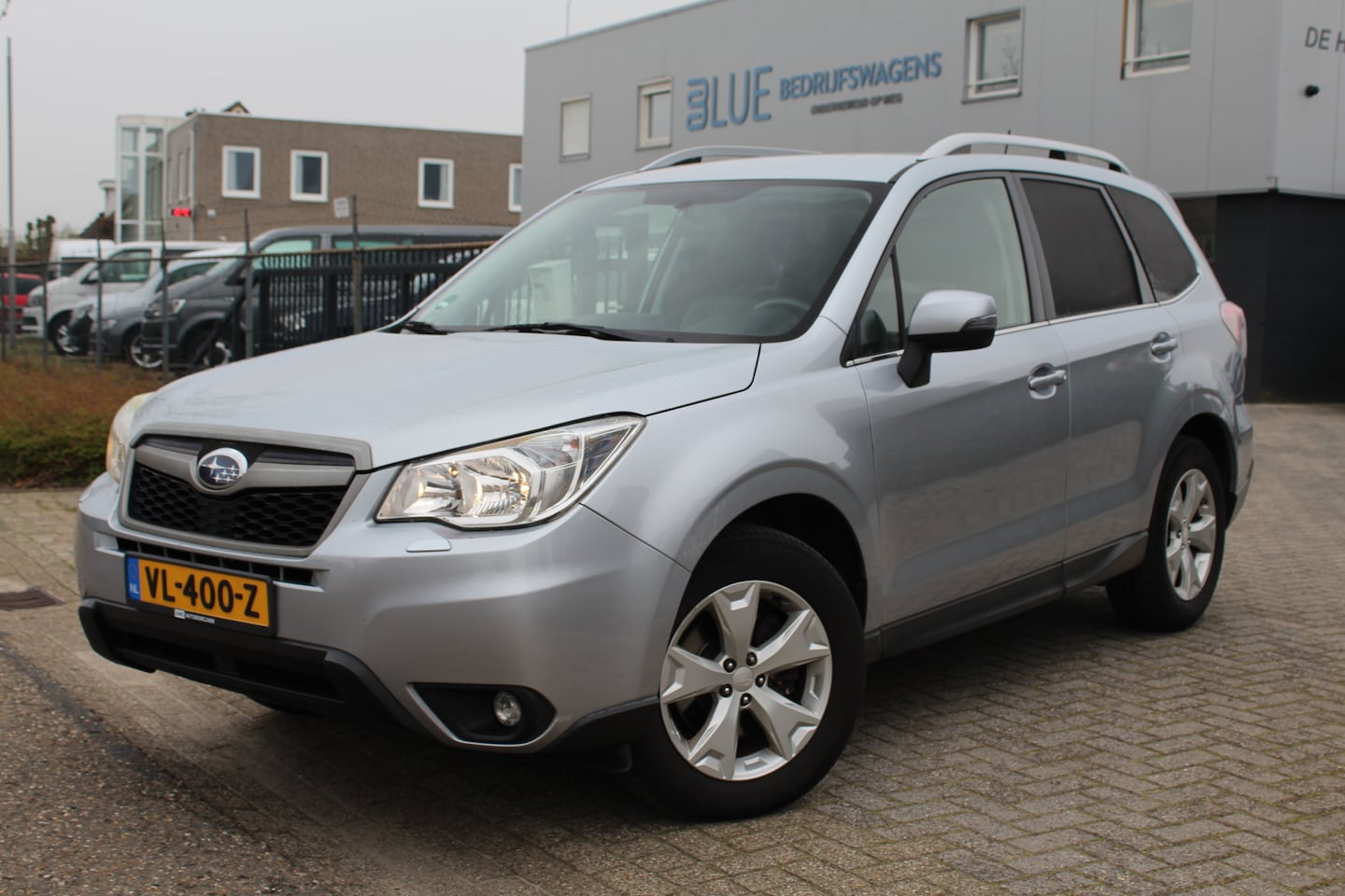 Subaru Forester - 2.0 D 108KW 4x4 Intro Grijs Kenteken 4WD ✓ nieuwe APK ✓ trekhaak - AutoWereld.nl