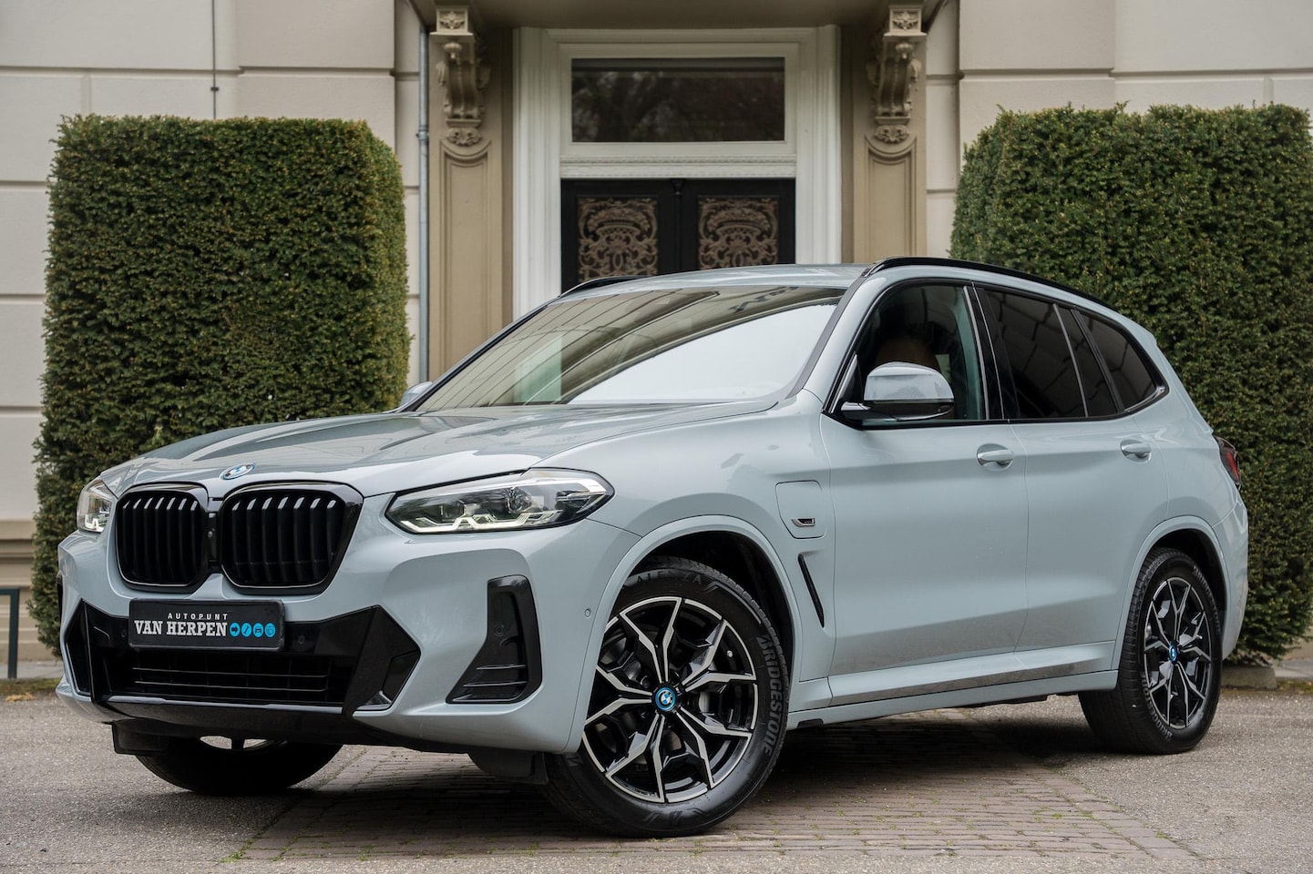 BMW X3 - xDrive30e High Executive TREKHAAK | ADAPTIVE | KEYLESS | CAMERA | CARPLAY | 1E EIGN - AutoWereld.nl