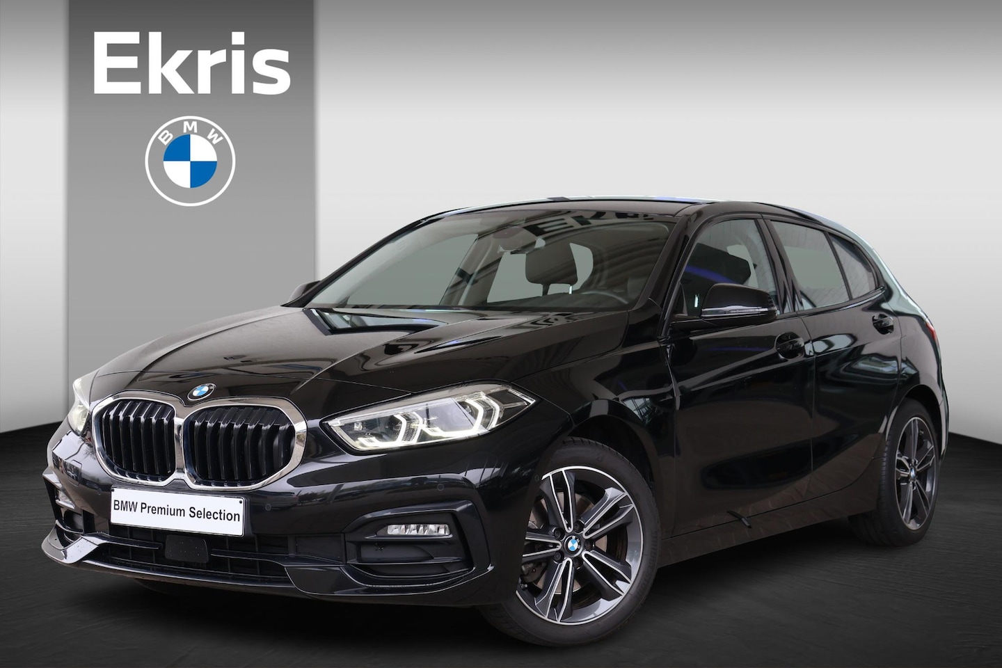 BMW 1-serie - 118i | SportLine | Leder | Stoelverwarming | Camera | Parkeersensoren voor en achter - AutoWereld.nl