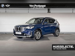 BMW iX1 - eDrive20 Pure Edition 67 kWh | Driving Assistant | Trekhaak | Huisselectie