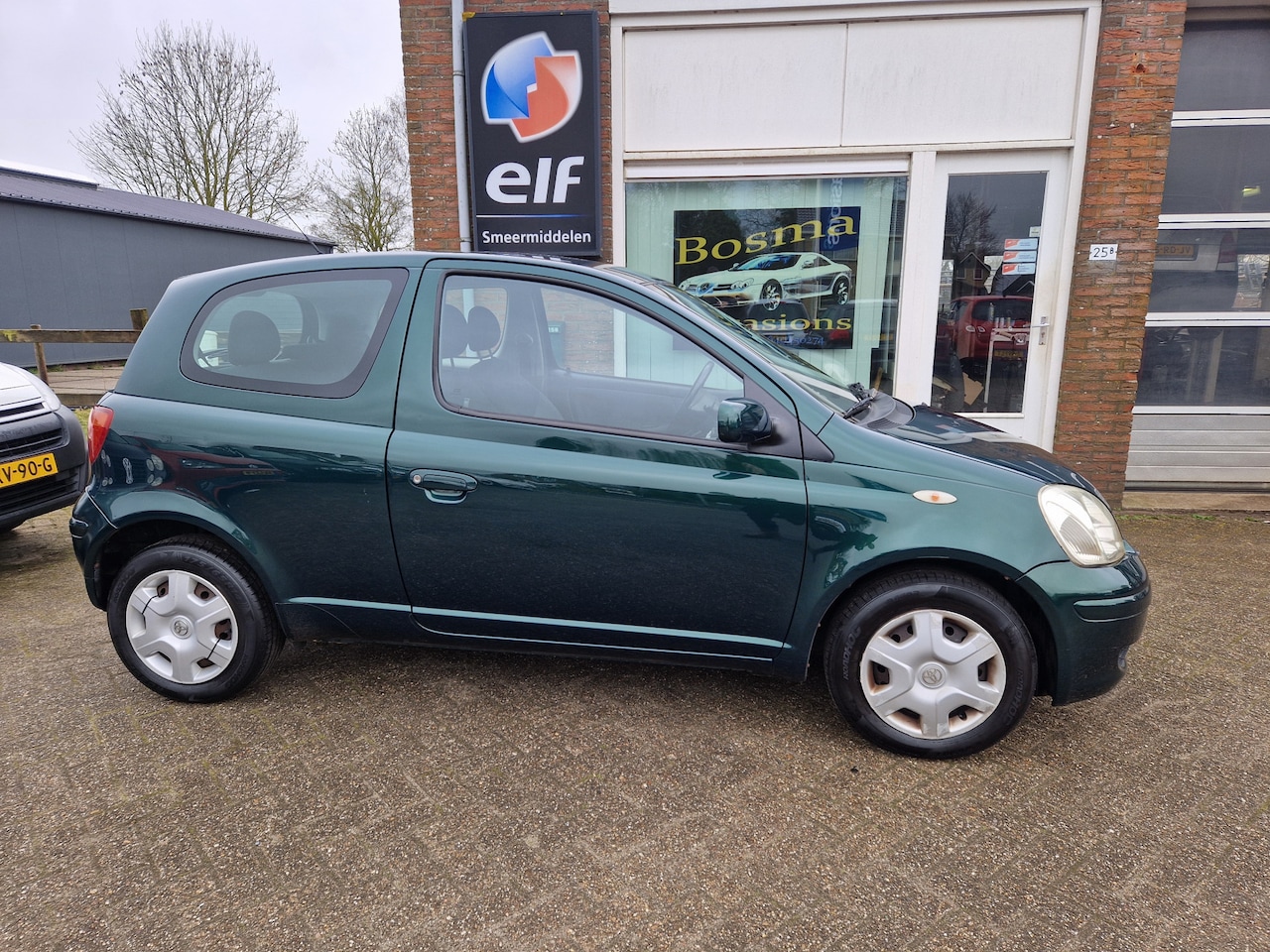 Toyota Yaris - 1.3i "VVT-i Sol" Automaat - Weinig km - Apk 22-09-2026!! - AutoWereld.nl
