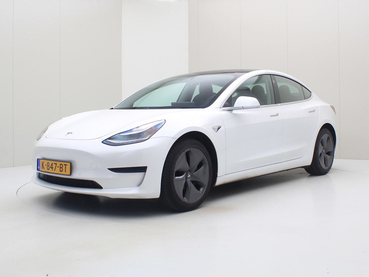 Tesla Model 3 - Standard RWD Plus 91% SoH [ LFP ACCU+AUTOPILOT+60 kWh+PREMIUM AUDIO ] - AutoWereld.nl