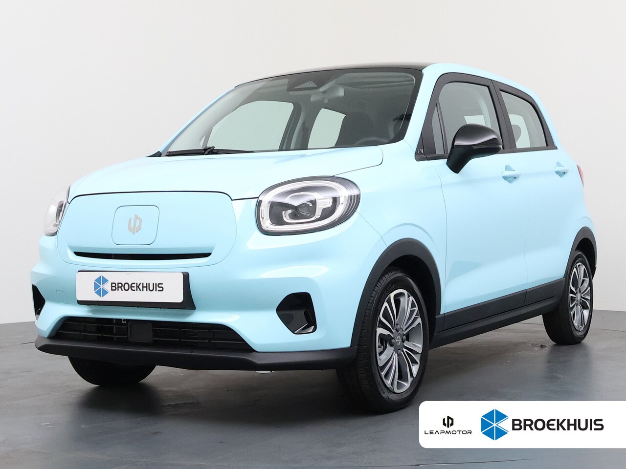 Leapmotor T03 - Design 37.3 kWh | 265km WLTP | Nieuw uit voorraad leverbaar! | Achteruitrijcamera | Cruise - AutoWereld.nl