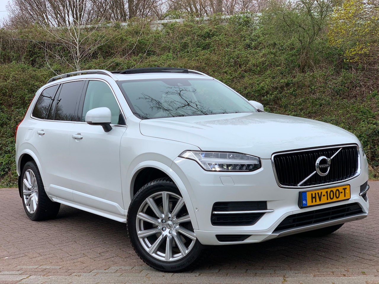 Volvo XC90 - 2.0 T8 Twin Engine AWD Inscription 7PERS PANO LEDER TOPSTAAT! - AutoWereld.nl