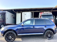 Volkswagen Touareg - 4.2 V8 4WD 310pk aut Highl - org nl + nap - luchtvering - schuifdak - leer - memory l+r