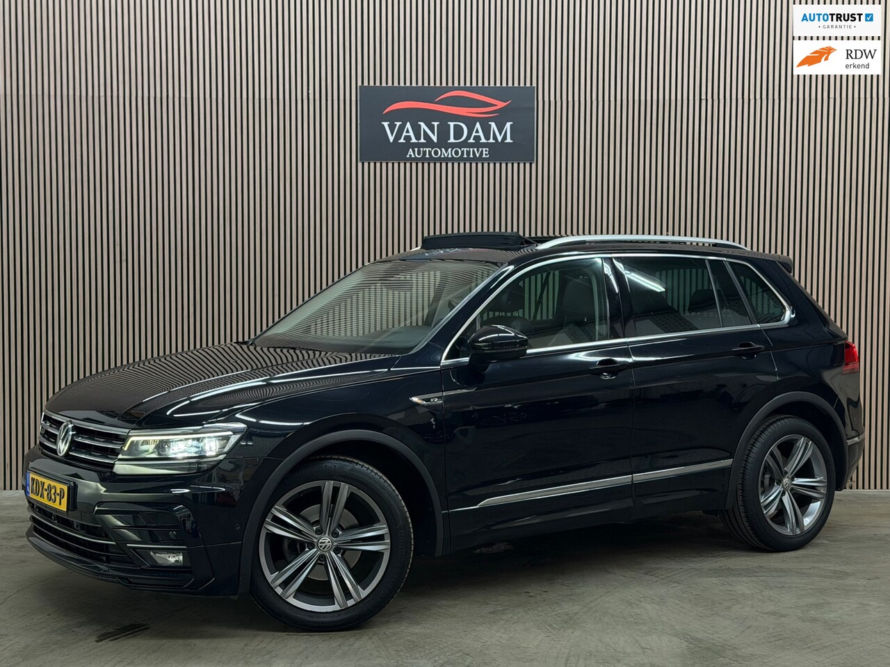 Volkswagen Tiguan - 1.5 TSI ACT R-Line 2019 PANO LEDER LED CAMERA - AutoWereld.nl