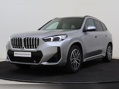BMW X1 - xDrive23i High Executive Automaat / Trekhaak / Sportstoelen / M Adaptief onderstel / Head
