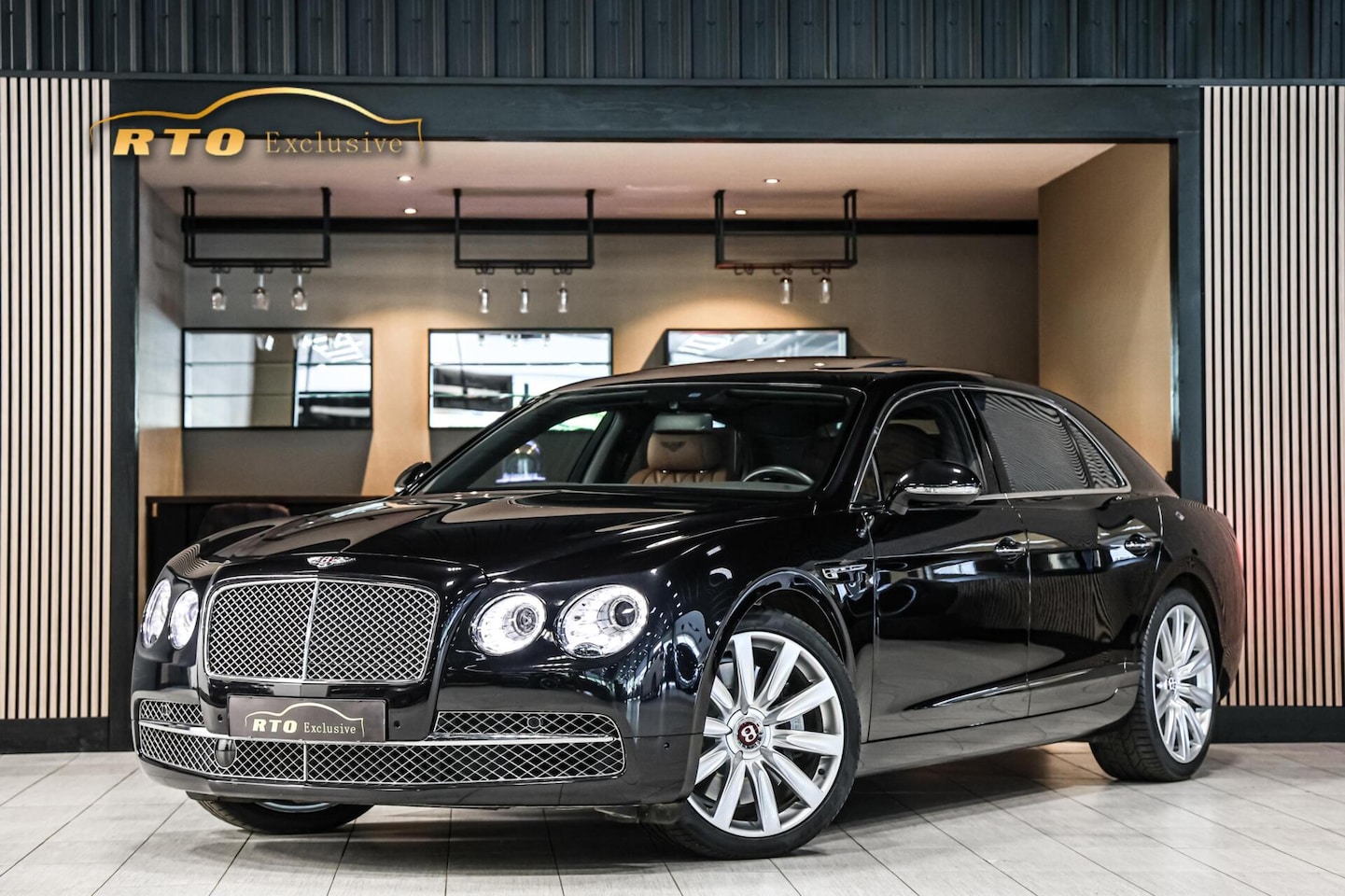 Bentley Flying Spur - 4.0 V8|Massage V+A|ACC|Luchtvering - AutoWereld.nl